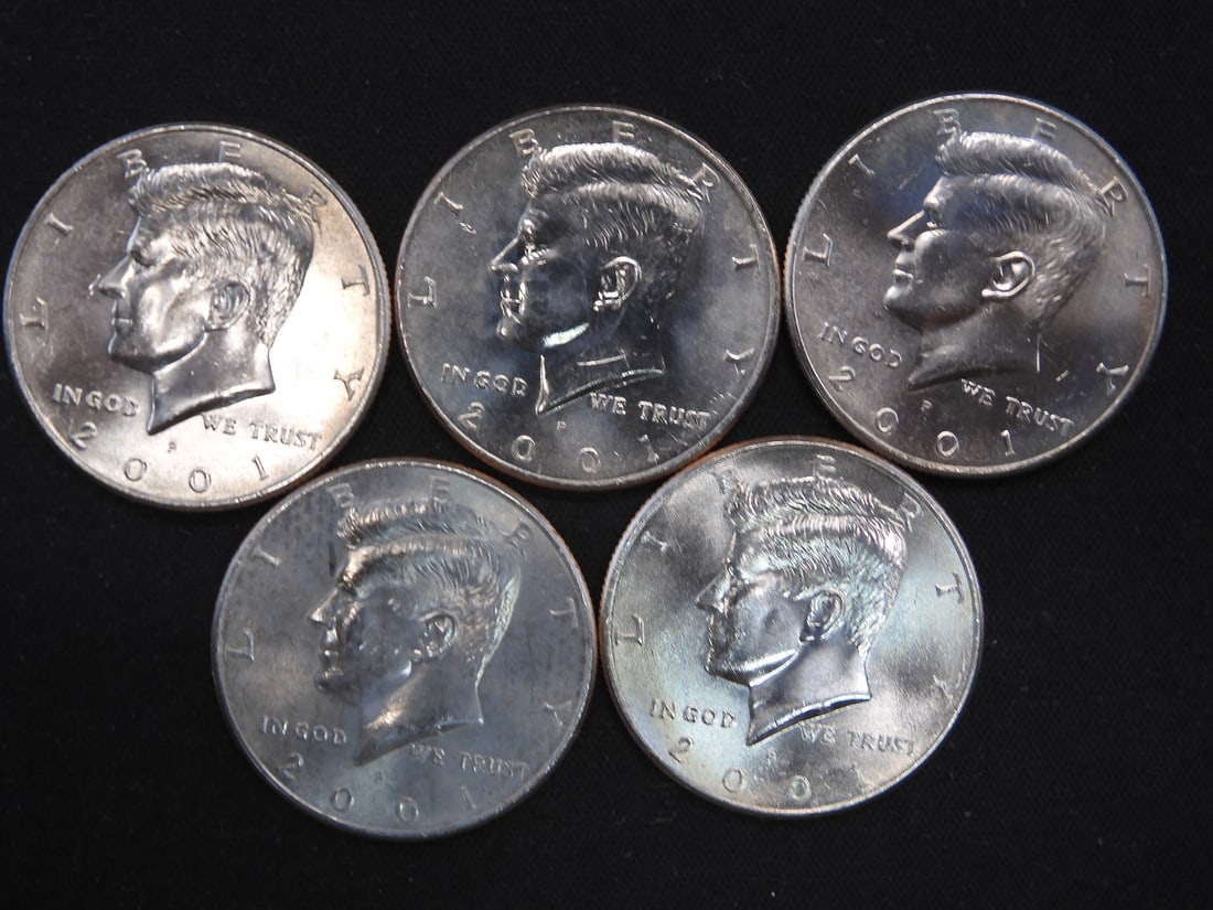 5 2001-P Clad Kennedy Half Dollars Uncirculated From Canvas Mint Bag (1 of 2)