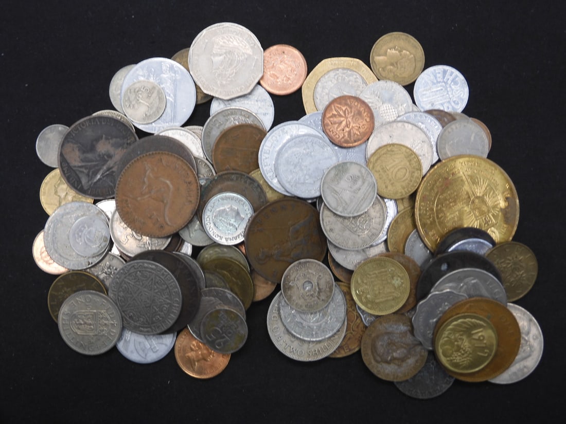 One pound plus of unsearched foreign coins. Nice older mix. (1 of 5)