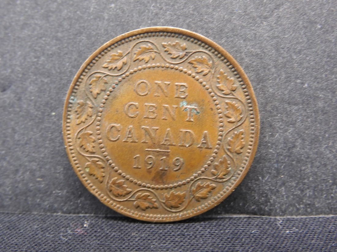 1919 (Nice Grade/Great Details on Crown) Canada One Cent, 105 Years Old! (1 of 2)