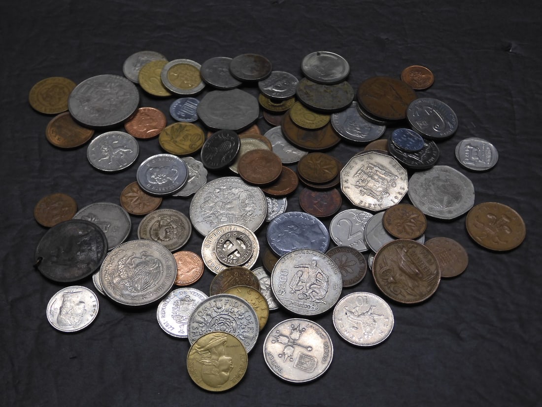 1 Pound Mixed Foreign Coins. (1 of 6)