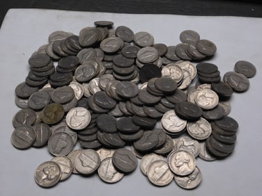 200 1939 U.S. Jefferson Nickels.