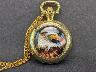 Patriotic American Eagle Pocket Watch w/Chain. Working