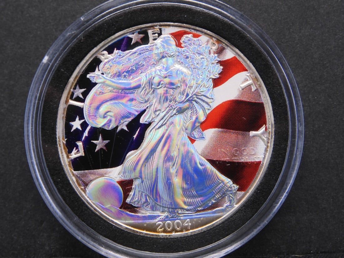 2004 American Silver Eagle, Rainbow Hologram. One Troy Ounce .999 fine Silver $1 (1 of 2)