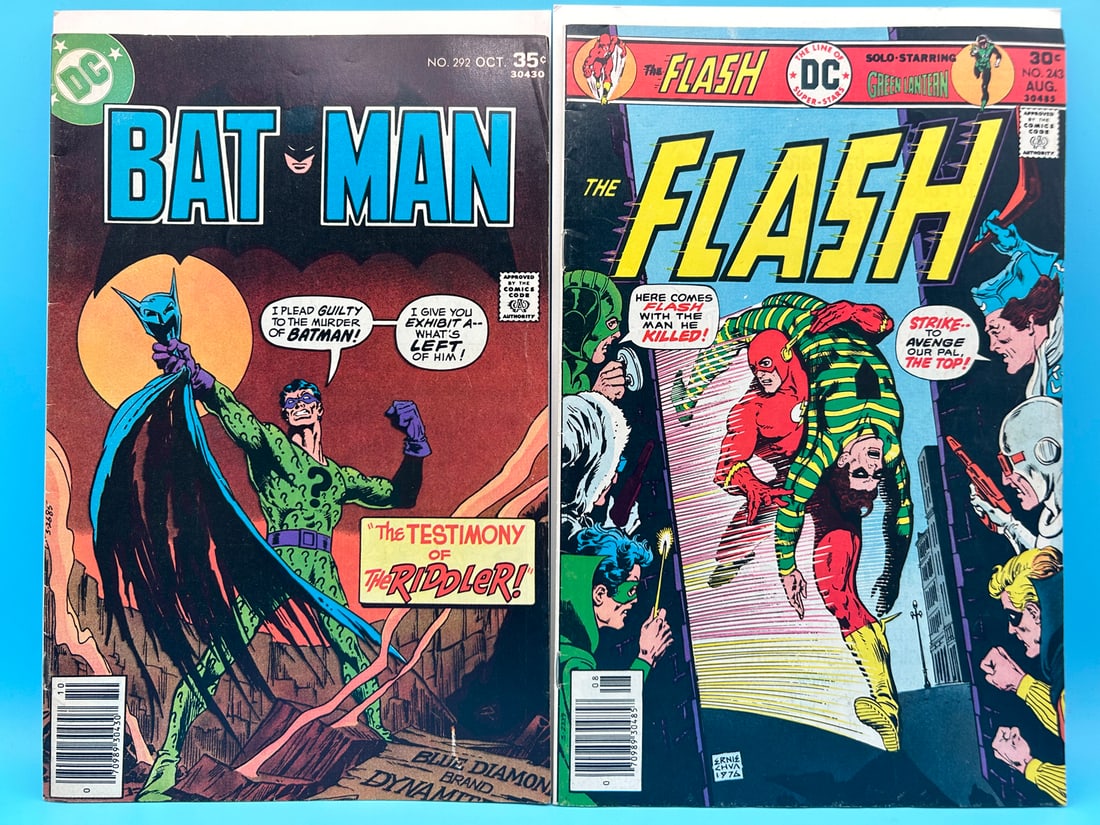 Lot of 2 DC Comics - Batman & The Flash (1 of 9)