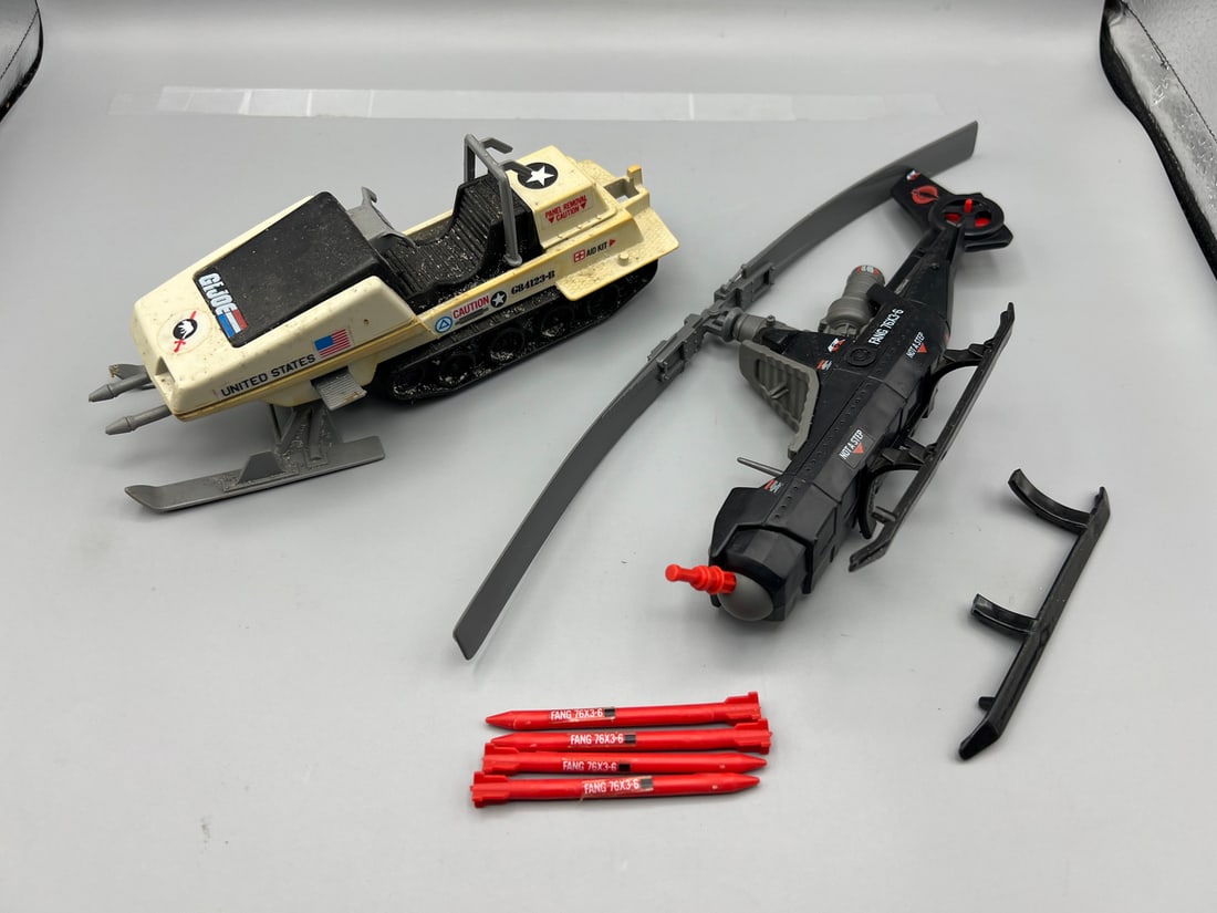 1983 Hasbro GI Joe Polar Battle Bear & Cobra F.A.N.G: 1983 Hasbro GI Joe Polar Battle Bear & Cobra F.A.N.G