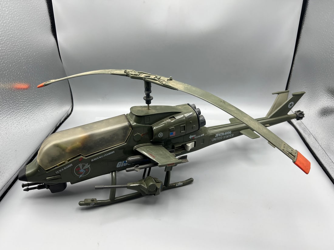1983 Hasbro GI Joe Dragonfly XH-1 with Wild Bill: 1983 Hasbro GI Joe Dragonfly XH-1 with Wild Bill
