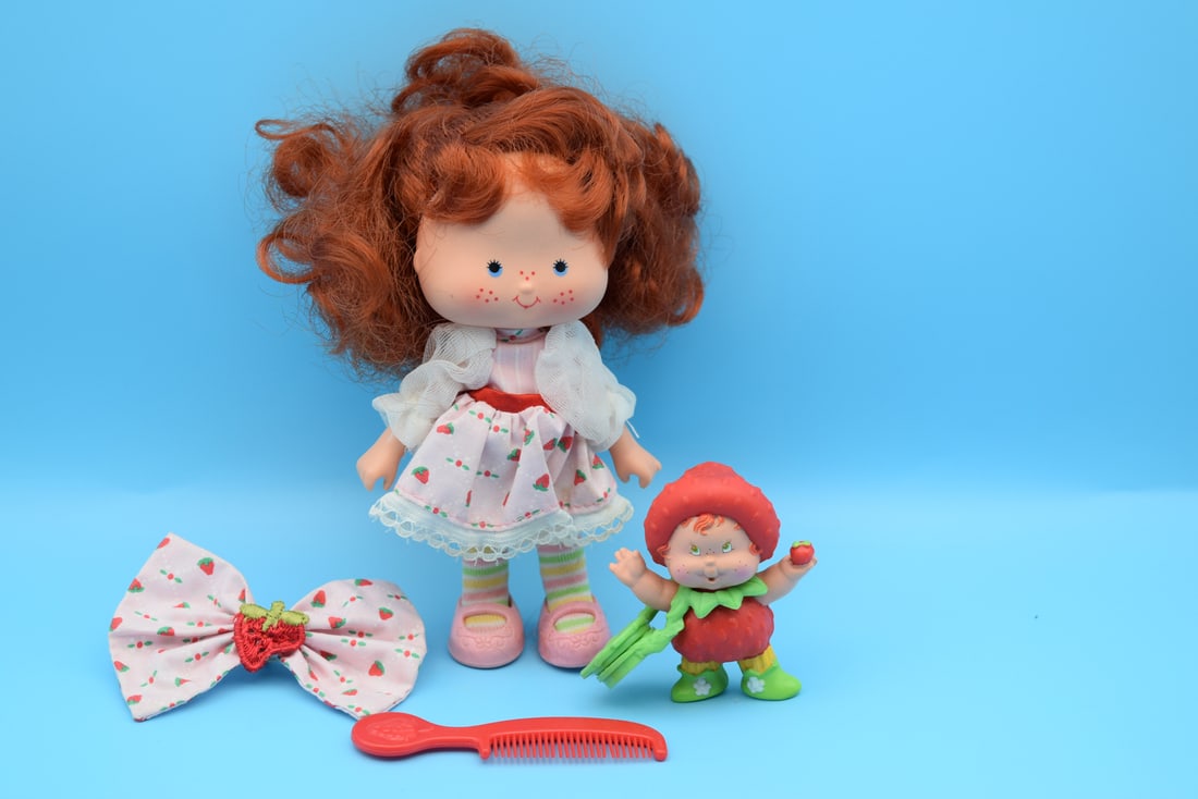 1985 Kenner Strawberry Shortcake Berrykins with Strawberry Berrykin - Tough late release figure (1 of 8)