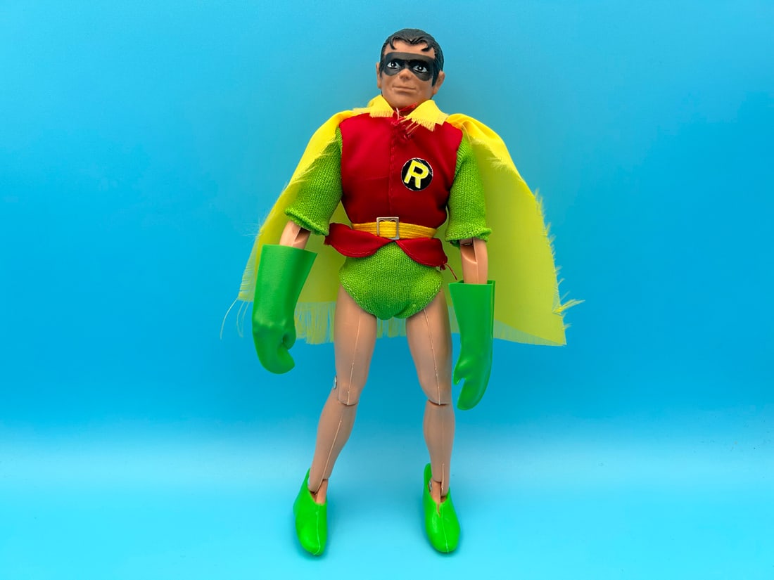 Original Mego Robin - Type 1 - Painted Mask, Cloth Belt and Gloves (1 of 5)