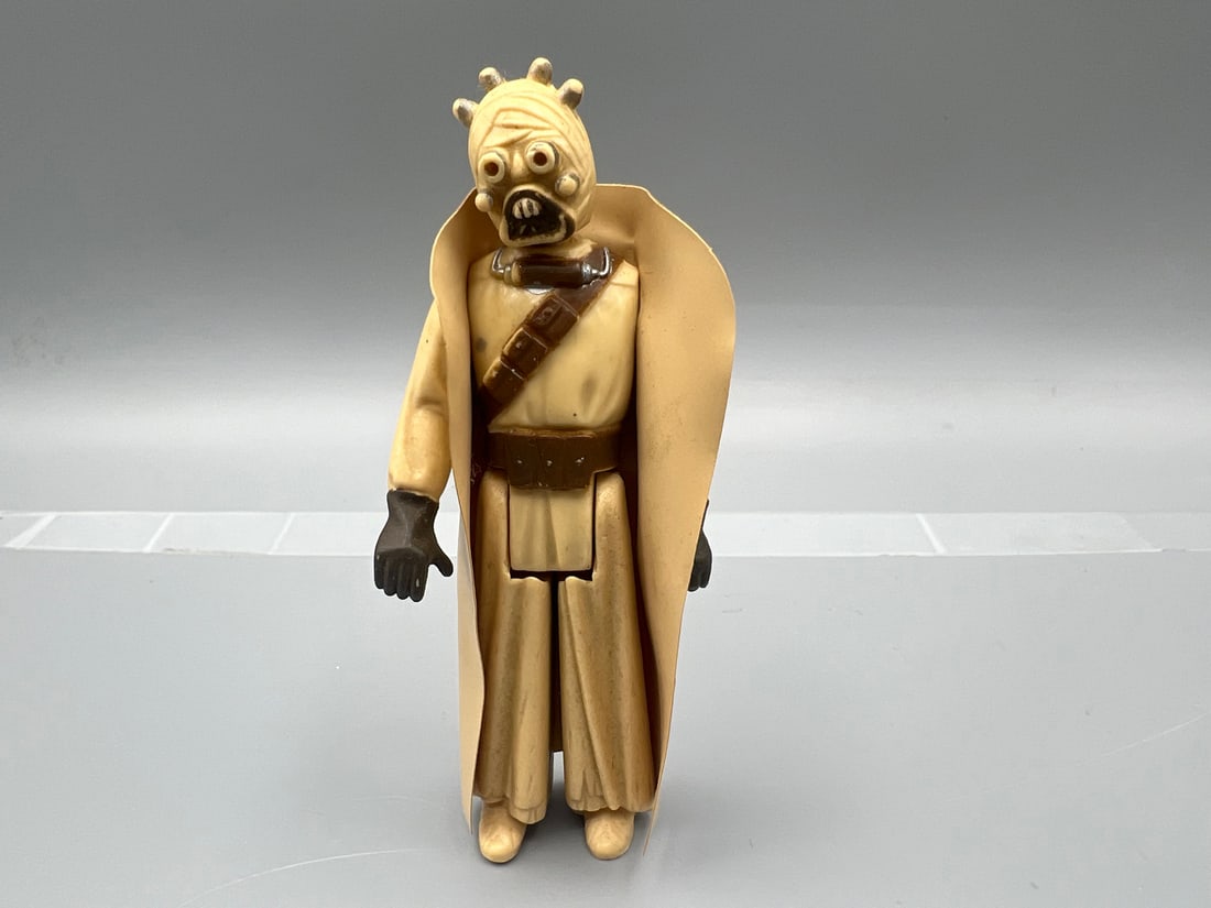 1977 Kenner Star Wars Sand People Tusken Raider Figure with original cape: 1977 Kenner Star Wars Sand People Tusken Raider Figure with original cape