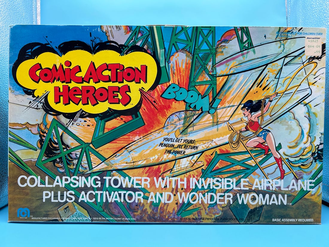 1976 Mego Comic Action Heroes Wonder Woman Collapsing Tower With Invisible Airplane Playset (1 of 16)