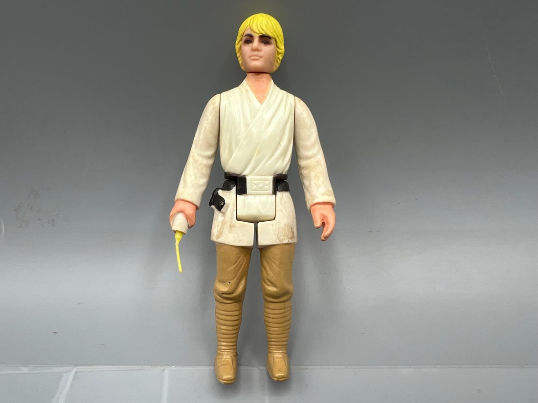 1977 Kenner Star Wars Luke Skywalker (Blond Hair) with Telescoping Lightsaber - Tip still attached (1 of 6)