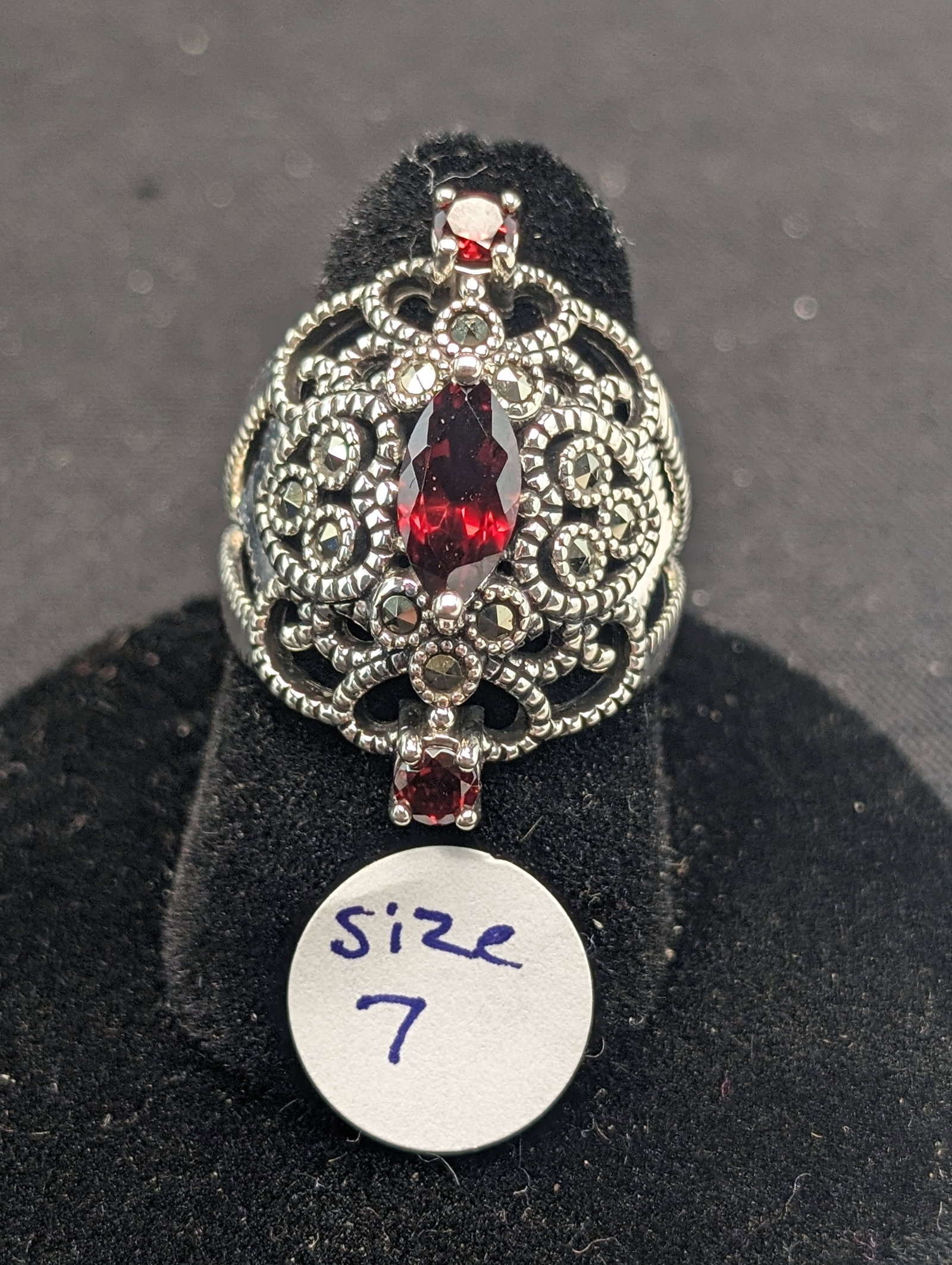 Sterling Ring w/ Ruby Gemstones Size 7: Sterling Ring w/ Ruby Gemstones Size 7