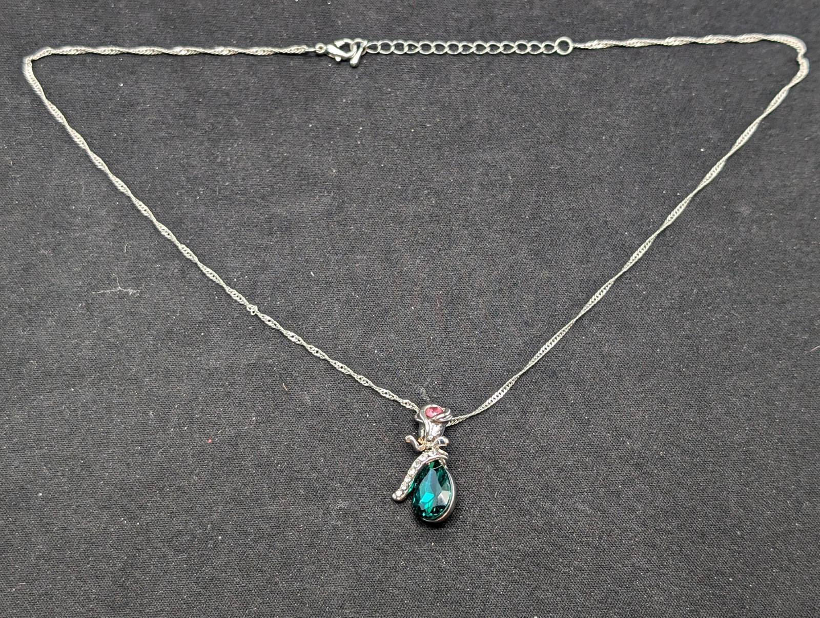 18" Necklace w/ Emerald and Pink Gemstones: 18" Necklace w/ Emerald and Pink Gemstones