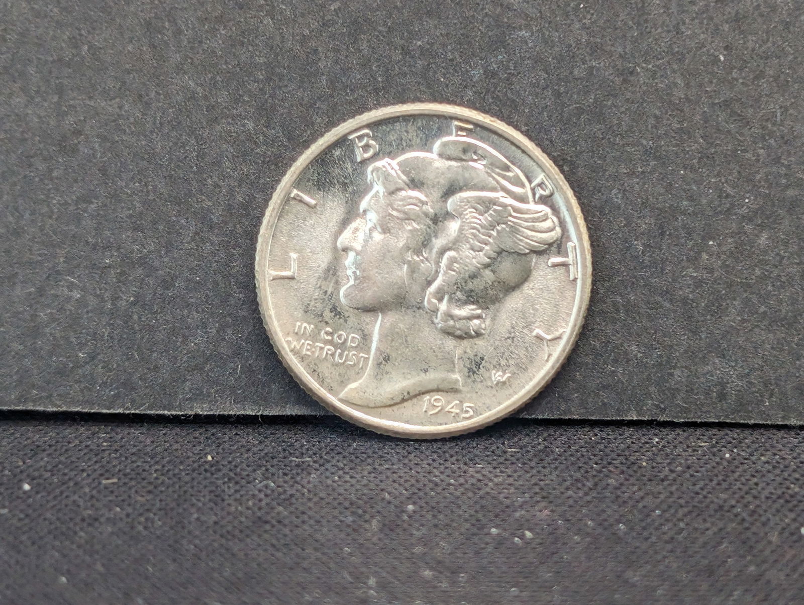 1945-P Mercury Dime CHOICE BU (1 of 2)
