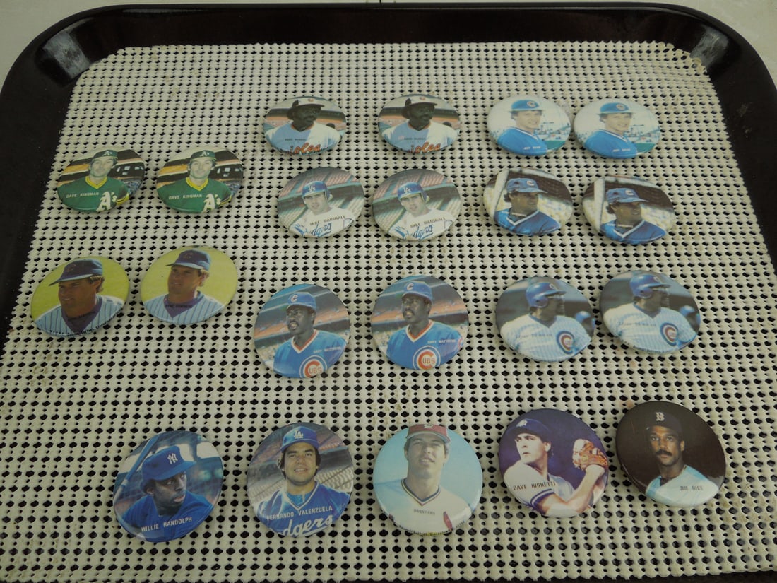 MLBPA Baseball Player Mini Pinback Buttons Lot - Ryne Sandberg, Eddie Murray, Fernando Valenzuela (1 of 4)
