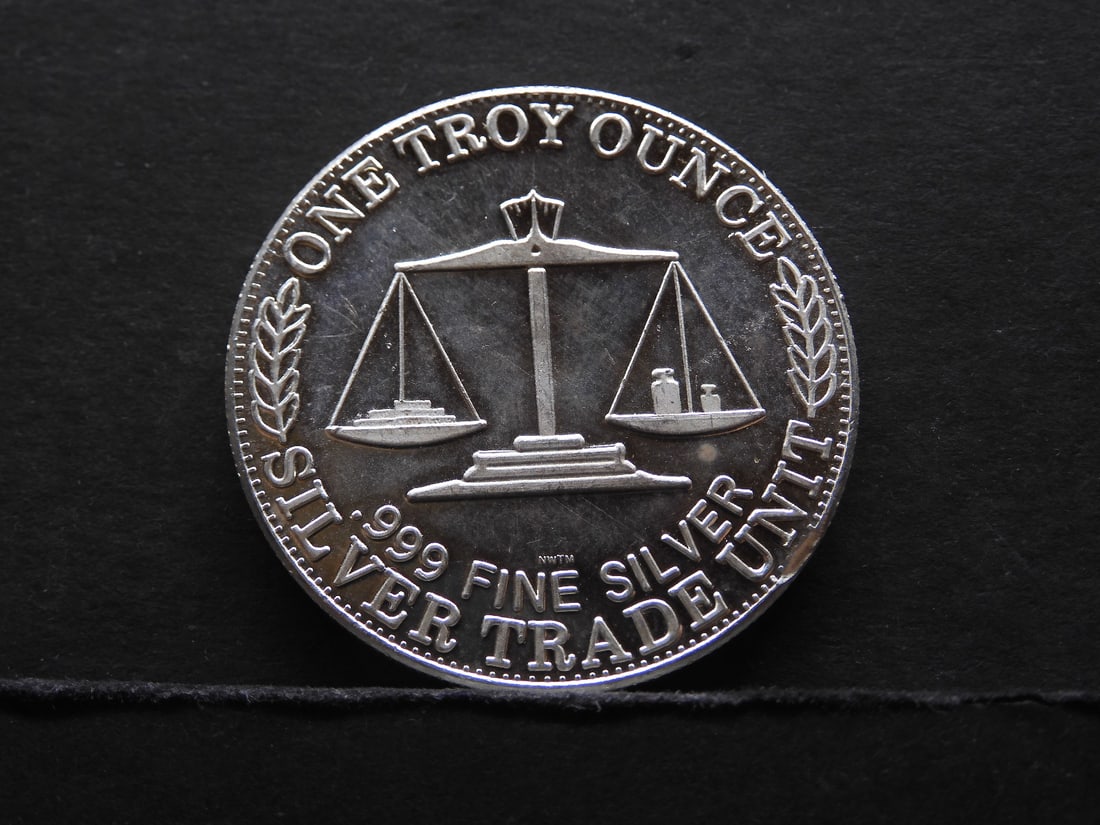 One Troy Ounce .999 Fine Silver Round "Silver Trade Unit" (1 of 2)