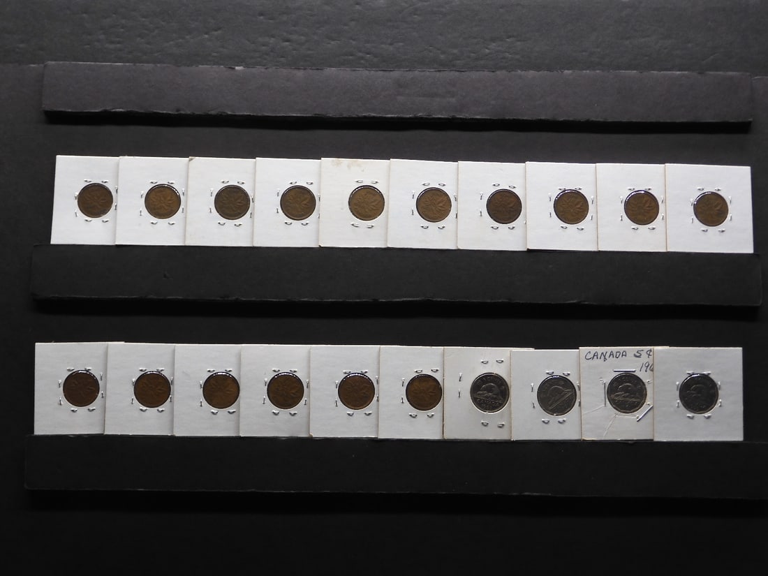 (20) Assorted Canadian Coins in Flips (1 of 9)