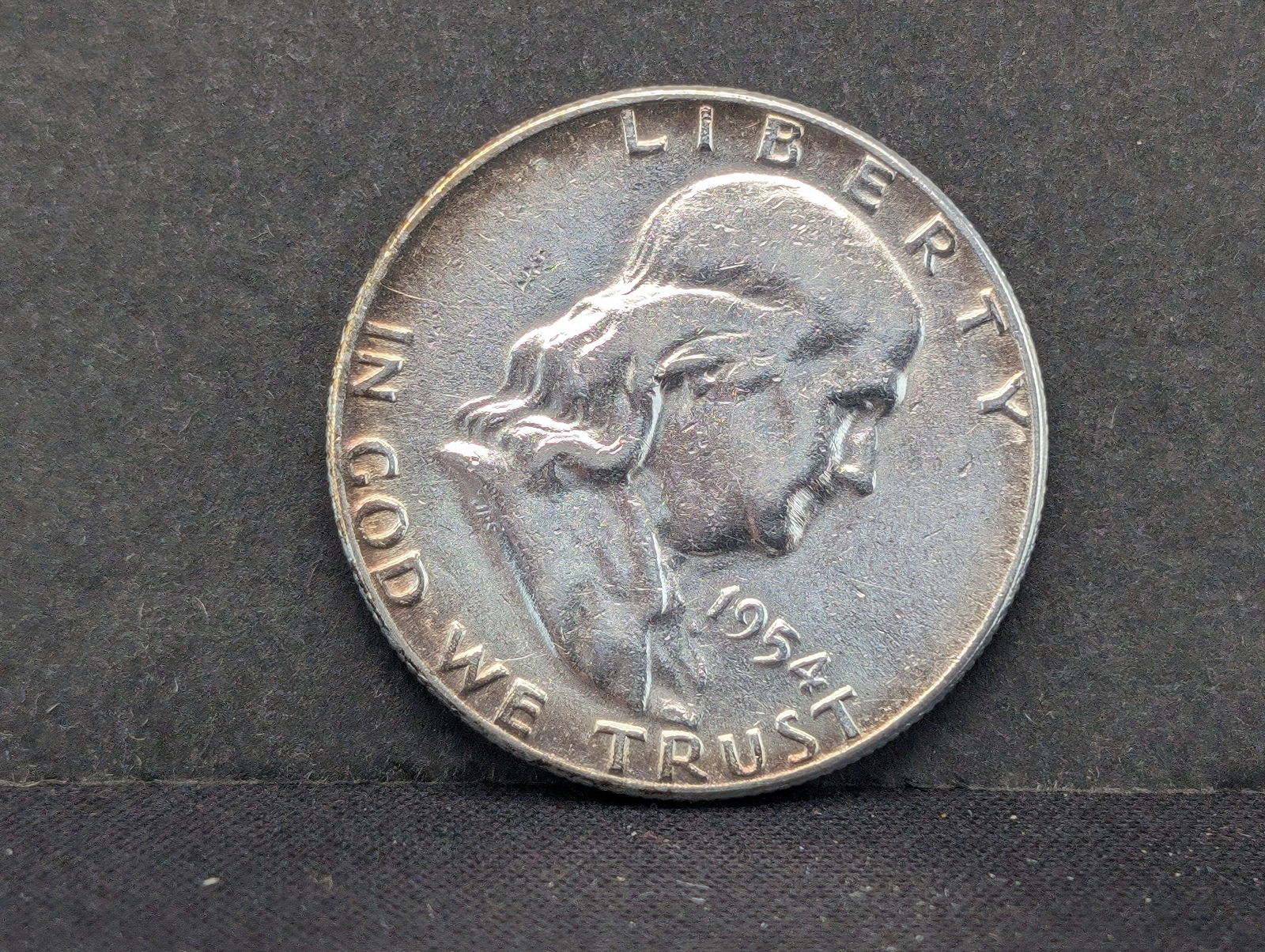 1954 Franklin Half Dollar. UNC. 90% Silver (1 of 2)