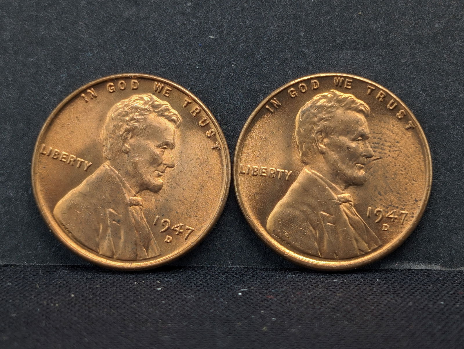 (2) 1947-D Red UNC Lincoln Wheat Cents (1 of 2)