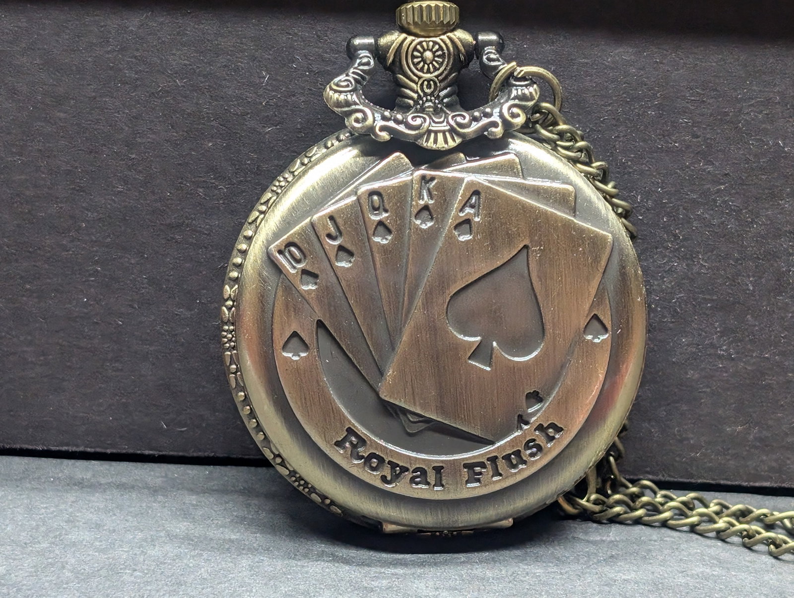 Royal Flush Poker Hand Pocket Watch w/Chain. Working: Royal Flush Poker Hand Pocket Watch w/Chain. Working