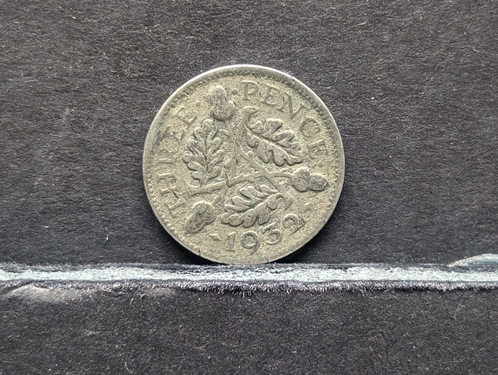 1932 (Silver) Great Britian 3 Pence, Nice Condition, 92 Years Old! (1 of 2)