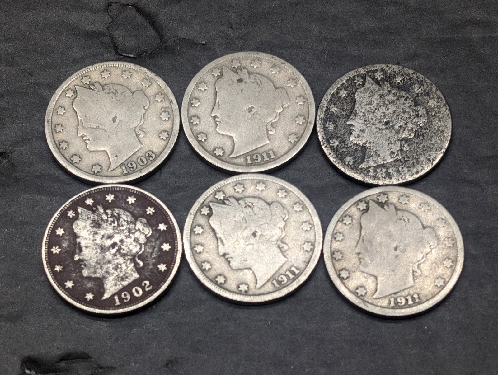 (6) Assorted Liberty V Nickels: (6) Assorted Liberty V Nickels