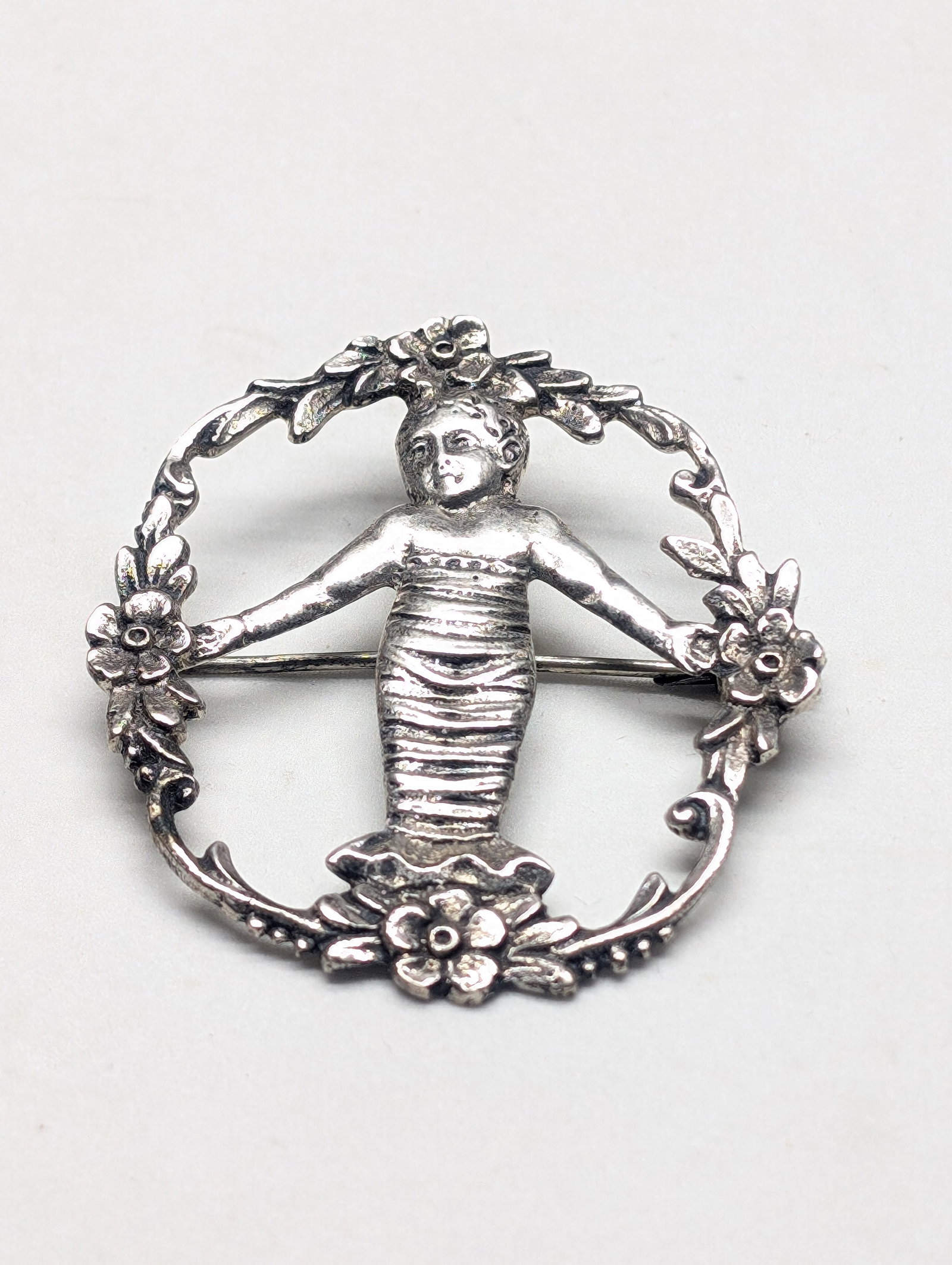 .800 Silver "Mermaid" Pin 12.3 grams: .800 Silver "Mermaid" Pin 12.3 grams