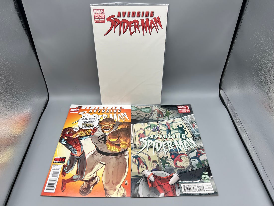 Avenging Spider-Man Lot of 3 including blank sketch variant cover: Avenging Spider-Man Lot of 3 including blank sketch variant cover