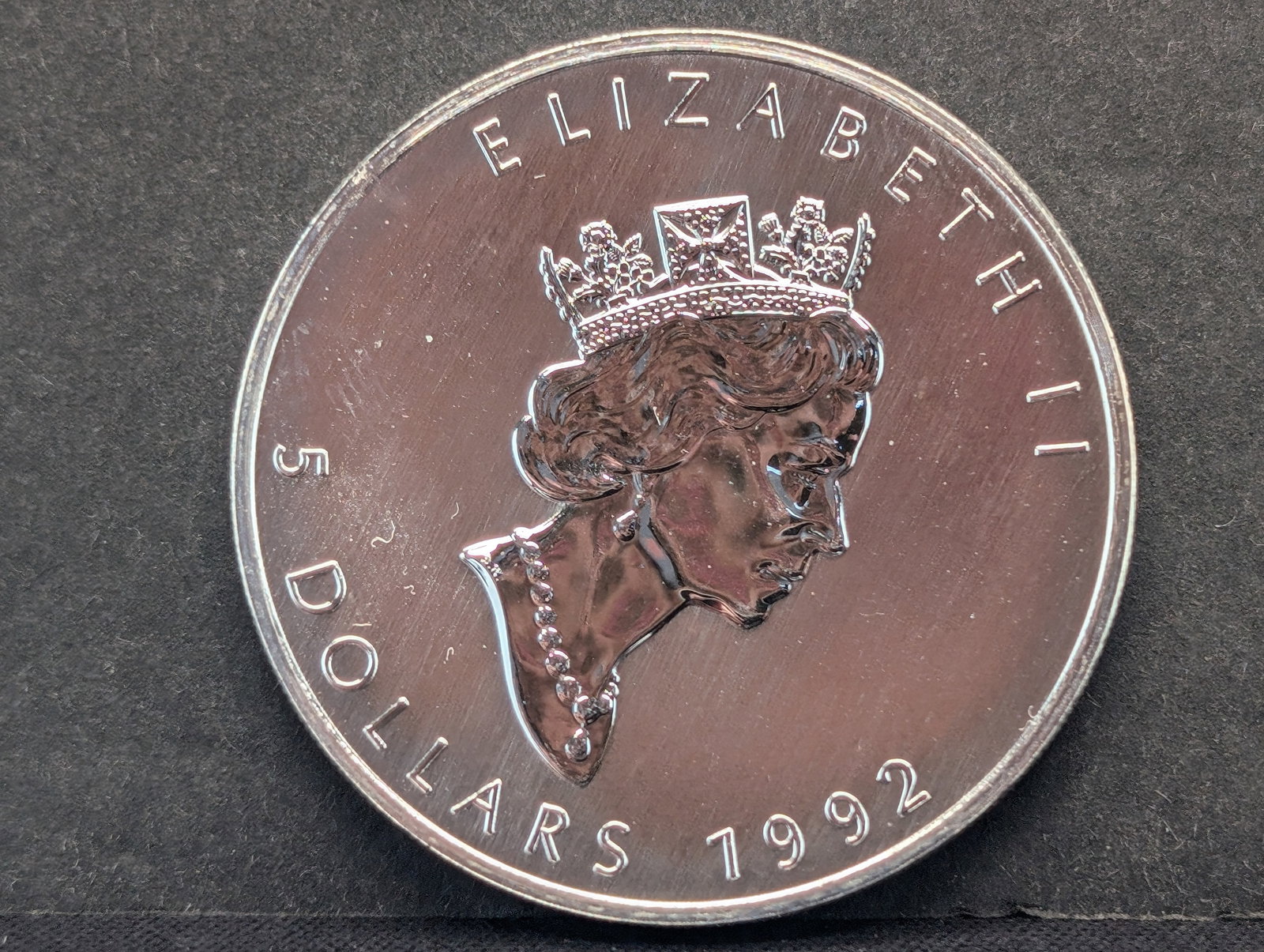 1992 Canada 1 Ounce Argent .9999 Fine Silver Maple Leaf $5 Coin (1 of 2)