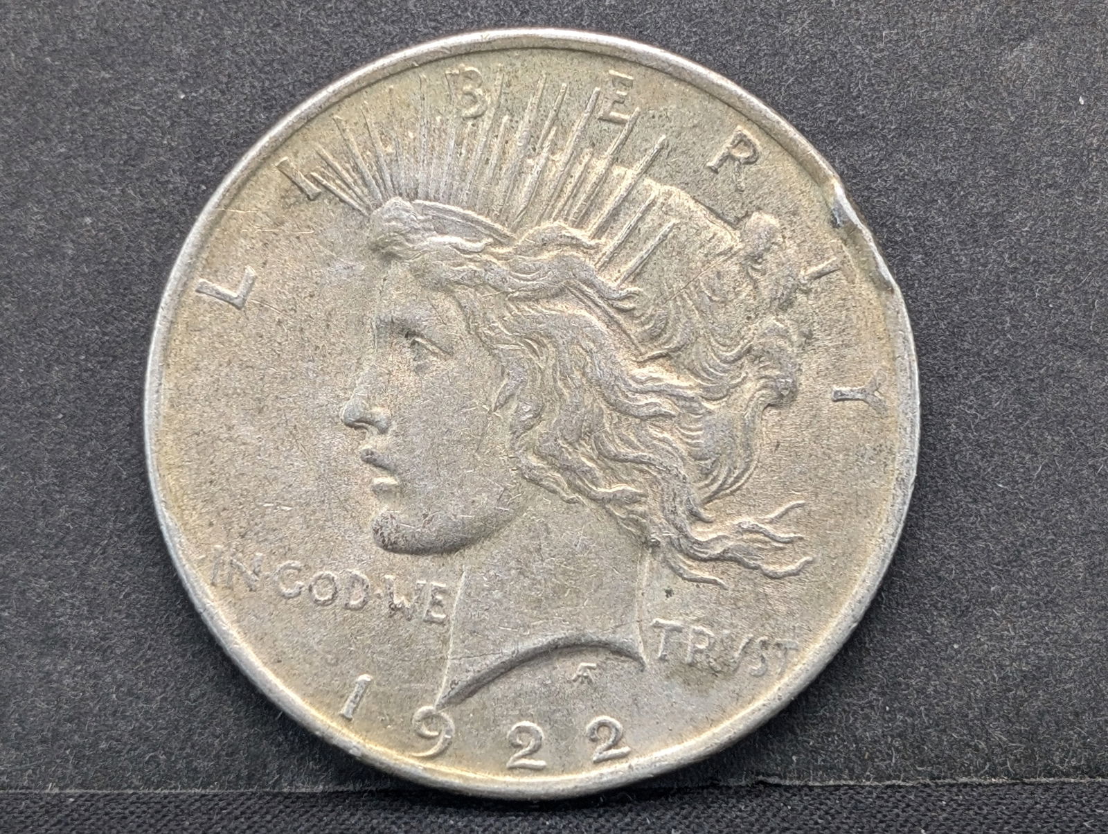 1922-P- Peace Silver Dollar- w/ Die crack in neck of Lady Liberty (1 of 3)