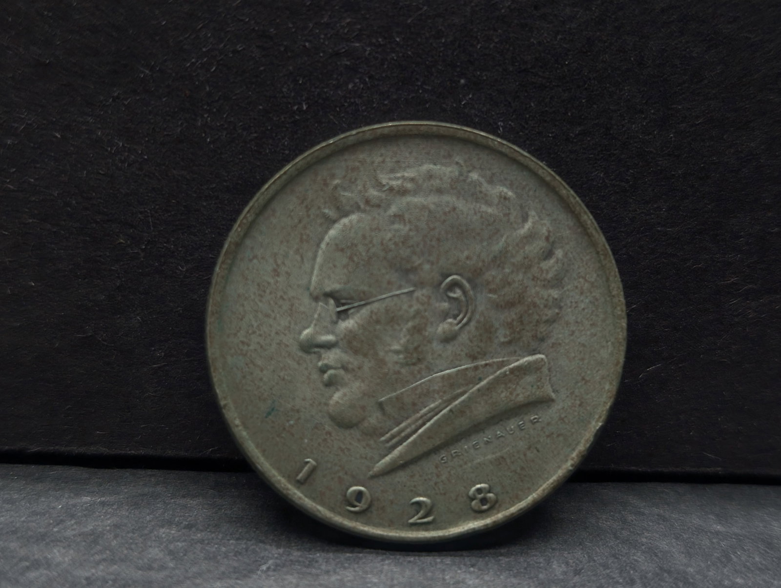 1928 Austria - 2 Schillings. 64%: 1928 Austria - 2 Schillings. 64%
