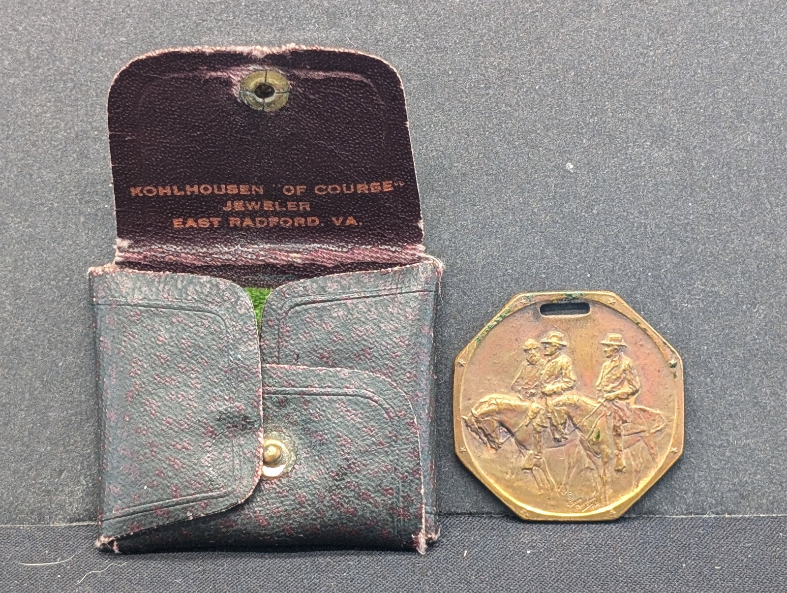 1927 Stone Mountain Confederate Memorial Children's Founder's Roll Medal in original case (1 of 4)