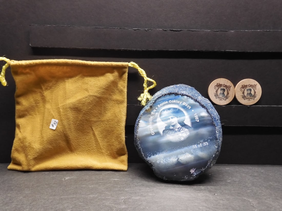 1997 Annie Oakley Days "Little Sure Shot" Greenville Oh 31 of 35 made Paperweight: 1997 Annie Oakley Days "Little Sure Shot" Greenville Oh 31 of 35 made Paperweight