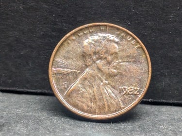 Error 1982 Lincoln Penny Rainbow Toned Die Cap Strike