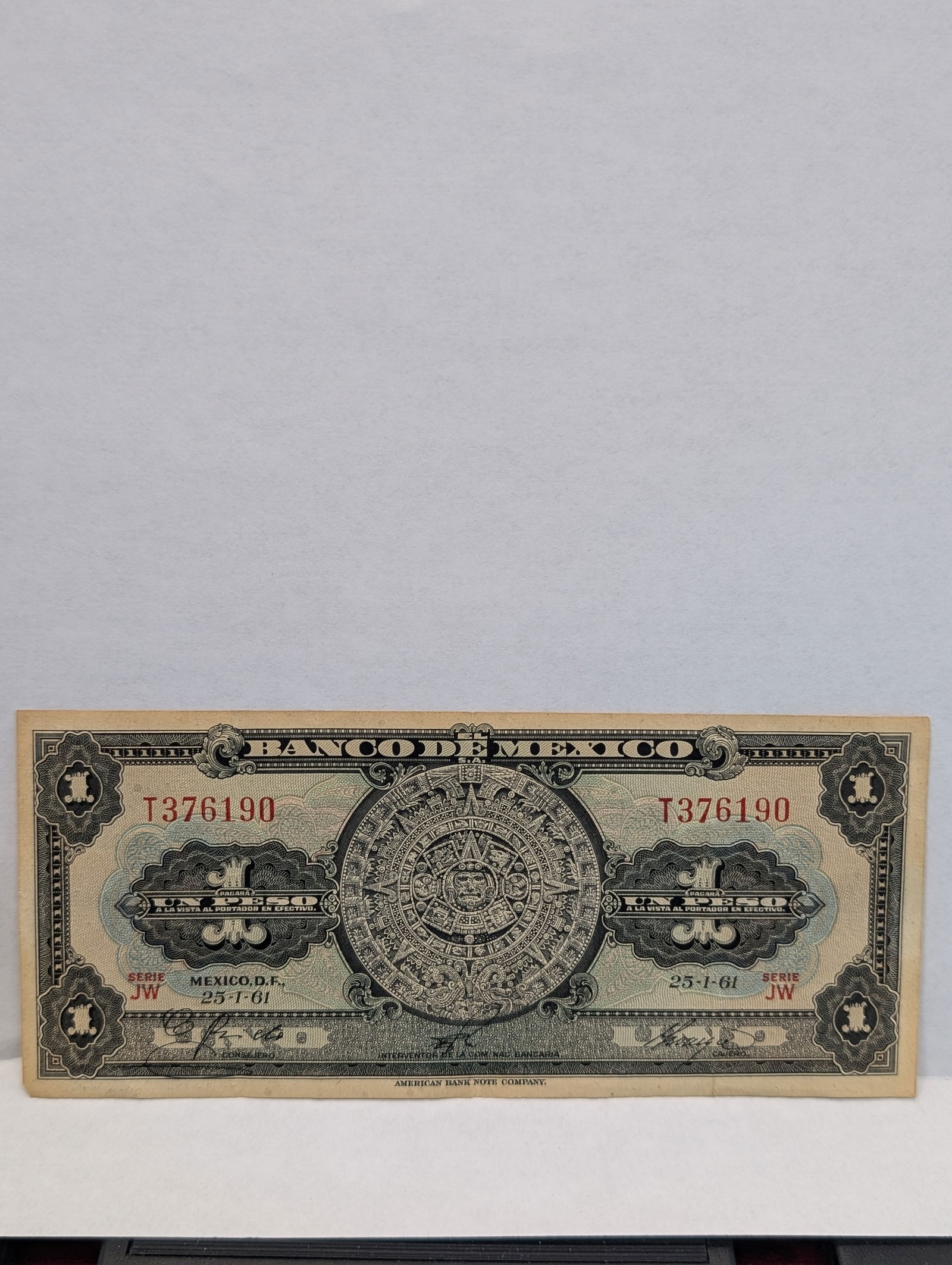 1961 Mexico One Peso Note. Scarce (1 of 2)