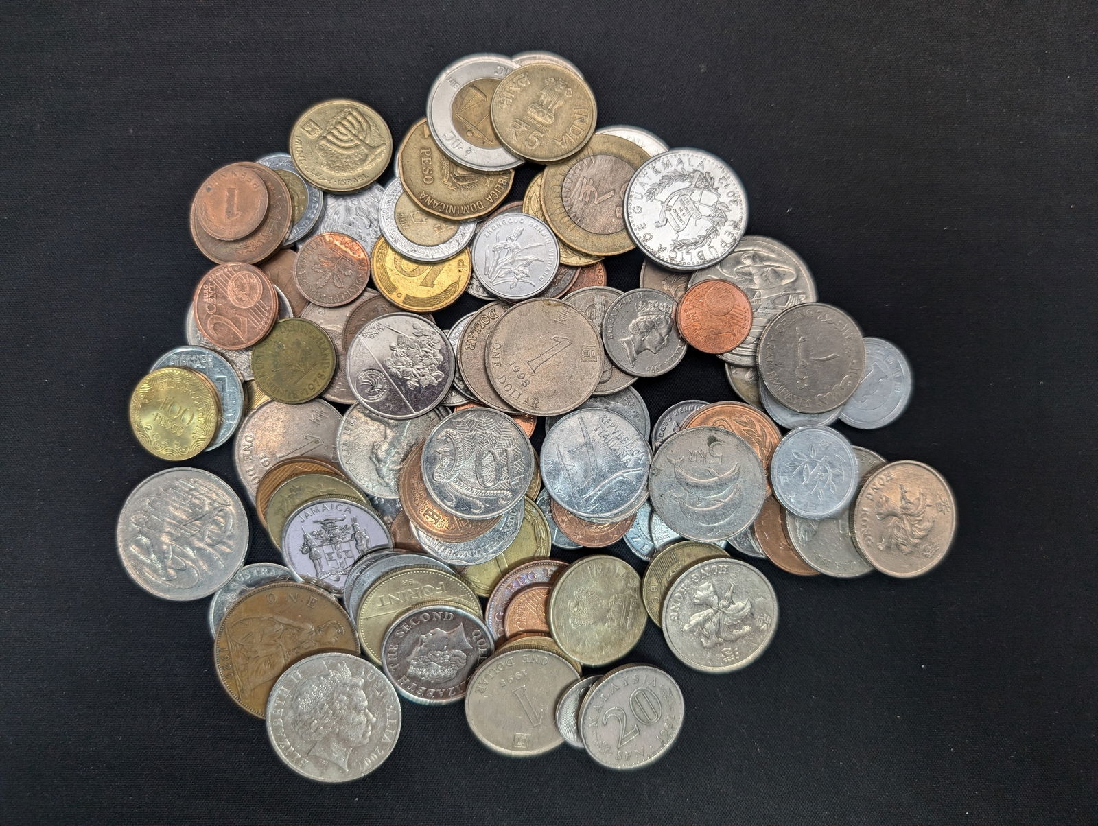 1 Pound World coins Many Proof/Unc-About 100 coins Unsearched! (1 of 1)