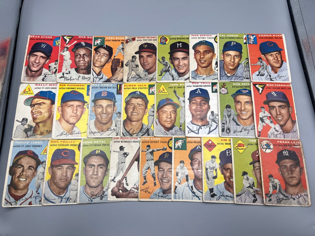Lot of (25) 1954 Topps Baseball Cards - Varying Conditions (1 of 9)