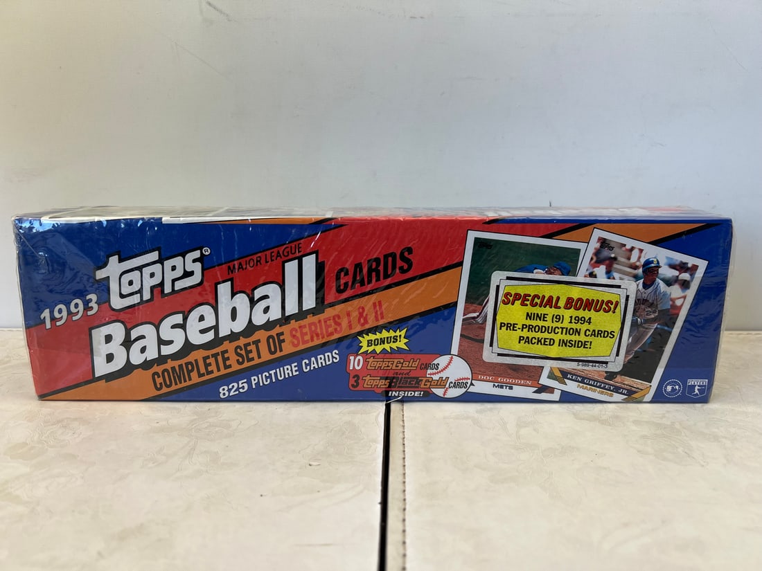 1993 Topps Baseball Complete Factory Sealed Set - Derek Jeter RC - 10 Random Gold Cards (1 of 2)
