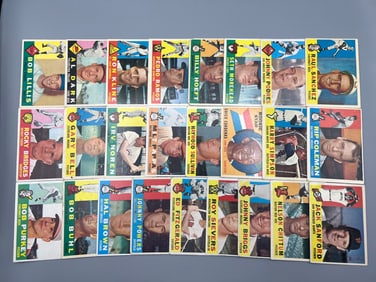 Lot of (25) 1960 Topps Baseball Cards - Varying Conditions