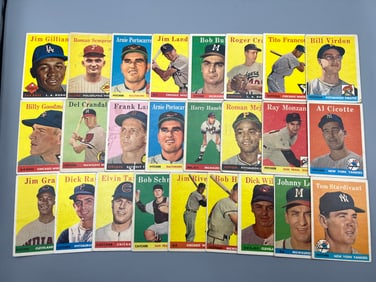 Lot of (25) 1958 Topps Baseball Cards - Varying Conditions - Mudcat Grant RC & Jim Gilliam