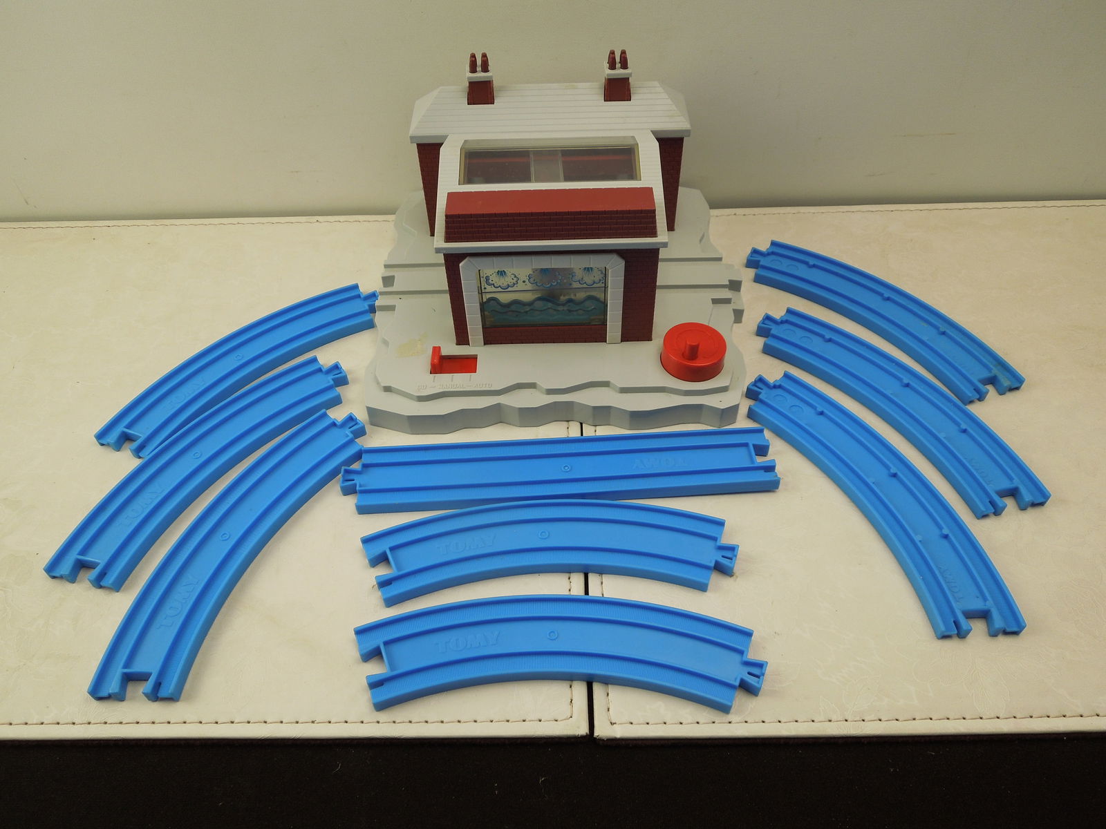 Thomas The Train Wash House By Tomy: Thomas The Train Wash House By Tomy