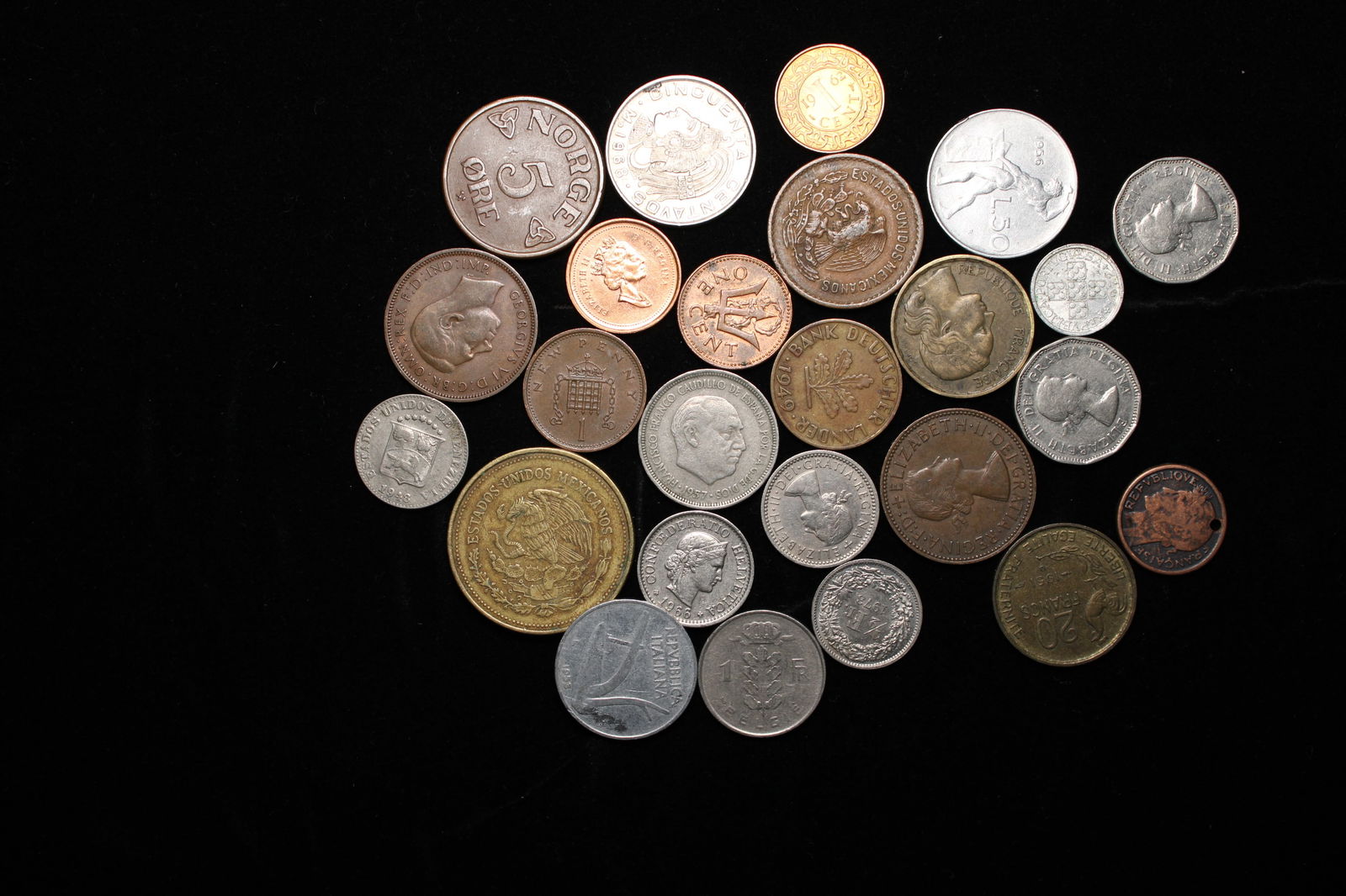 Lot of 25 Mixed World/Foreign Coins (1 of 3)