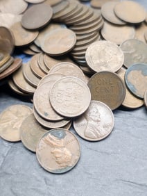 Approximately 1000 S-Mint Lincoln Head Wheat Cents.