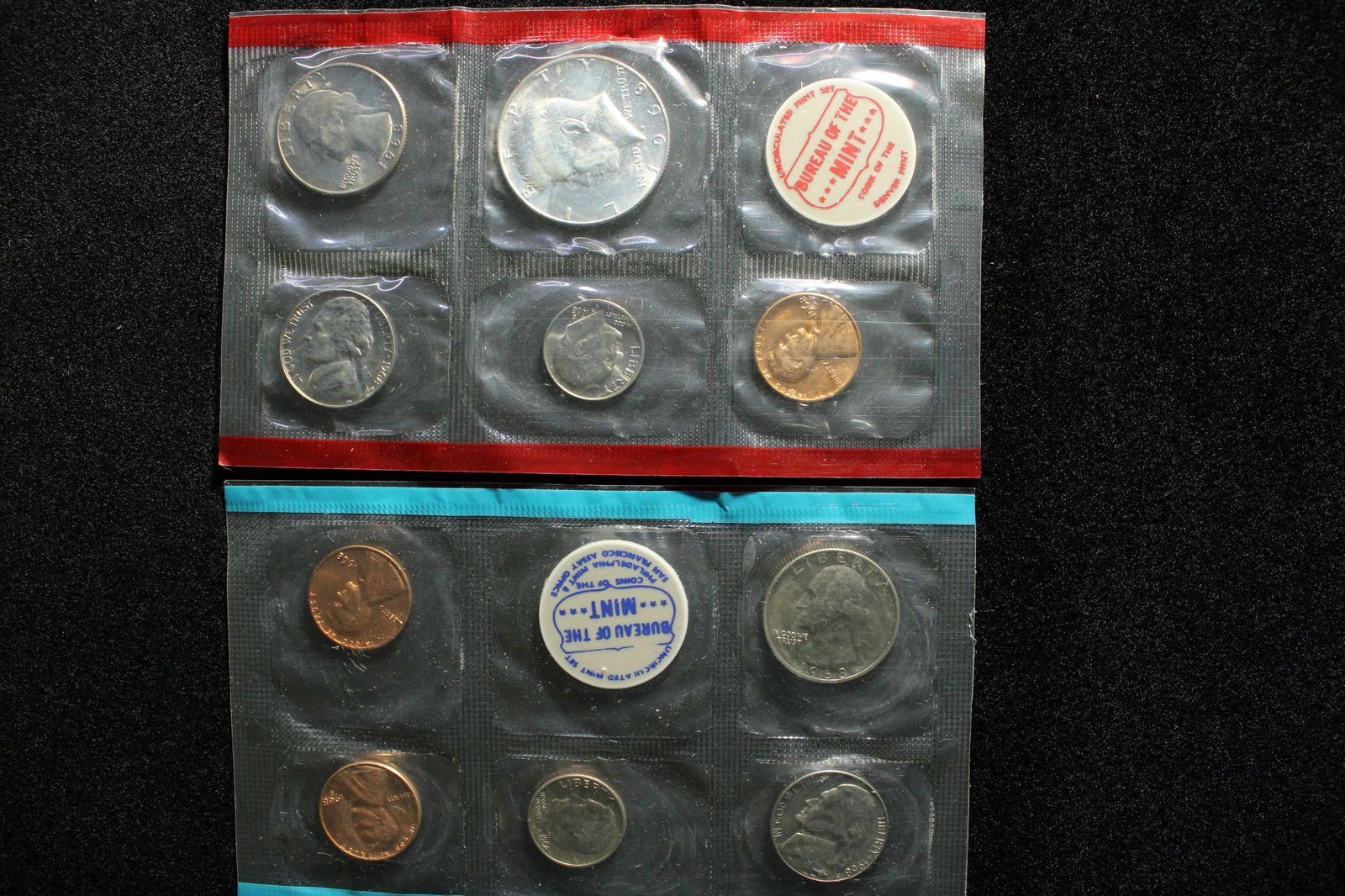 1968 P&D US Mint Unc. Set w/a 40% Silver Kennedy Half Dollar included. (1 of 3)