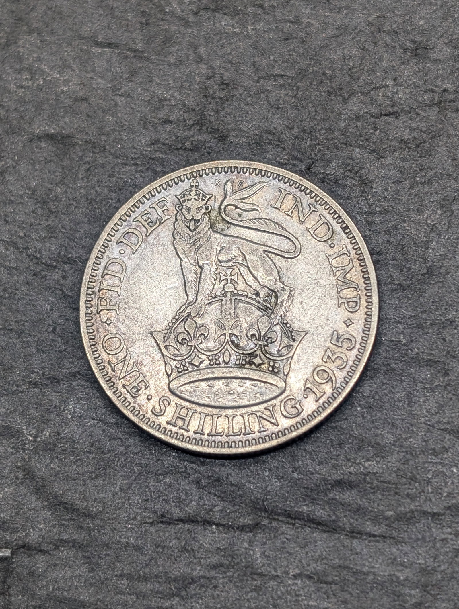 1935 United Kingdom 1 Shilling Silver Coin - King George V 4th Type: 1935 United Kingdom 1 Shilling Silver Coin - King George V 4th Type