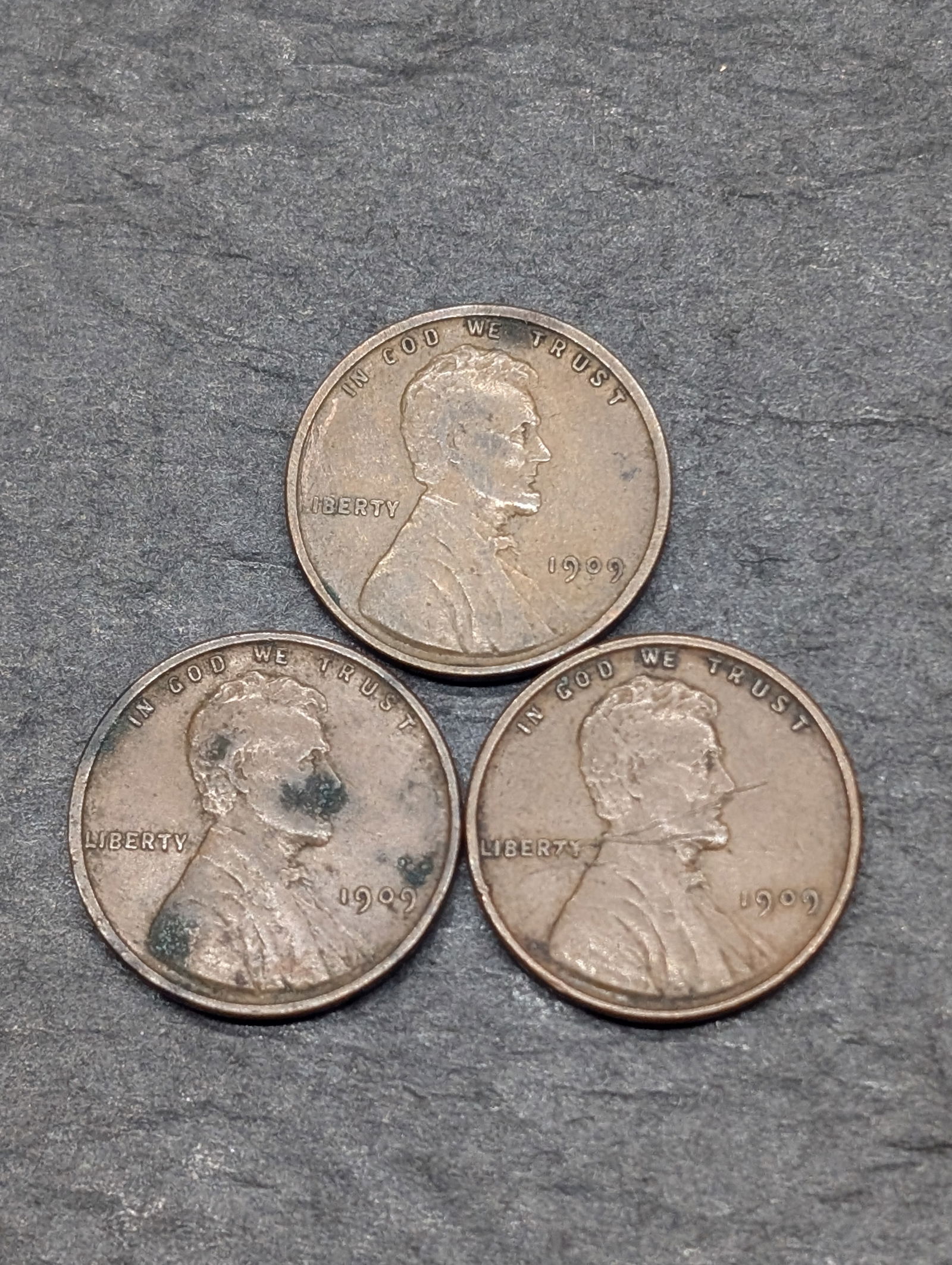 Lot of Three 1909 VDB Lincoln Wheat Cents (1 of 4)
