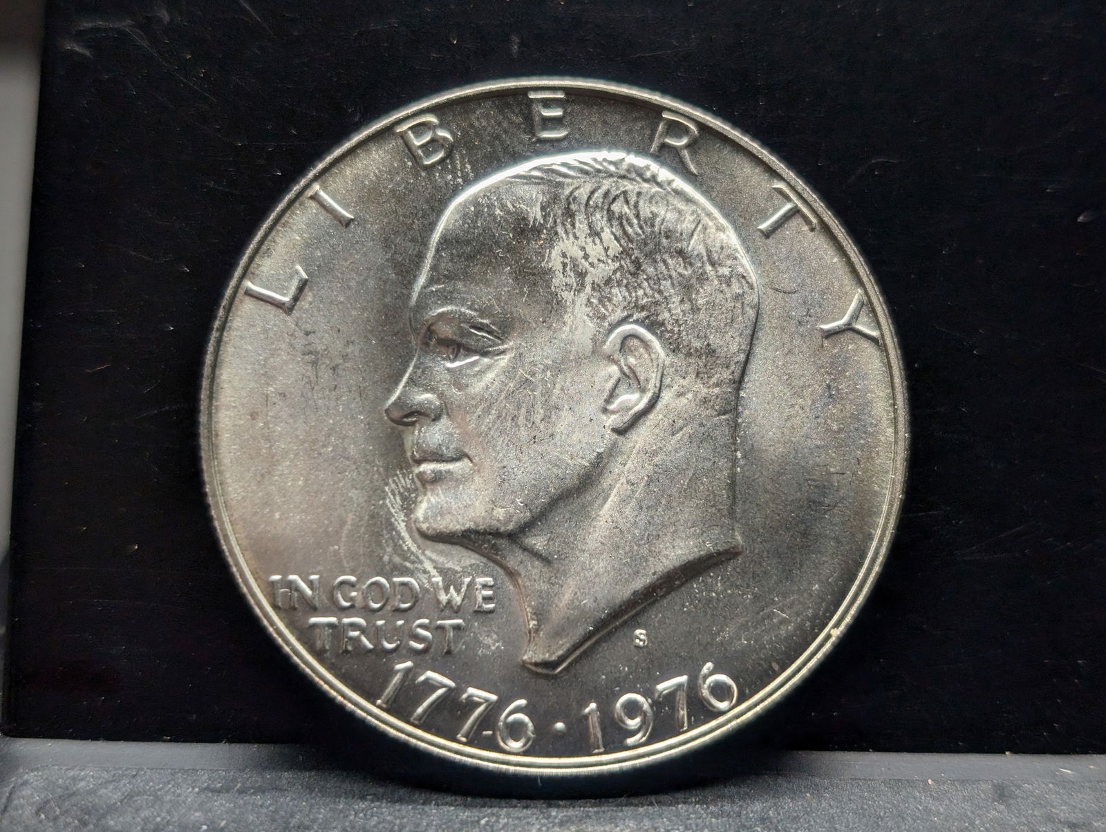 1976-S 40% Silver Bicentennial Eisenhower Silver Dollar (1 of 2)