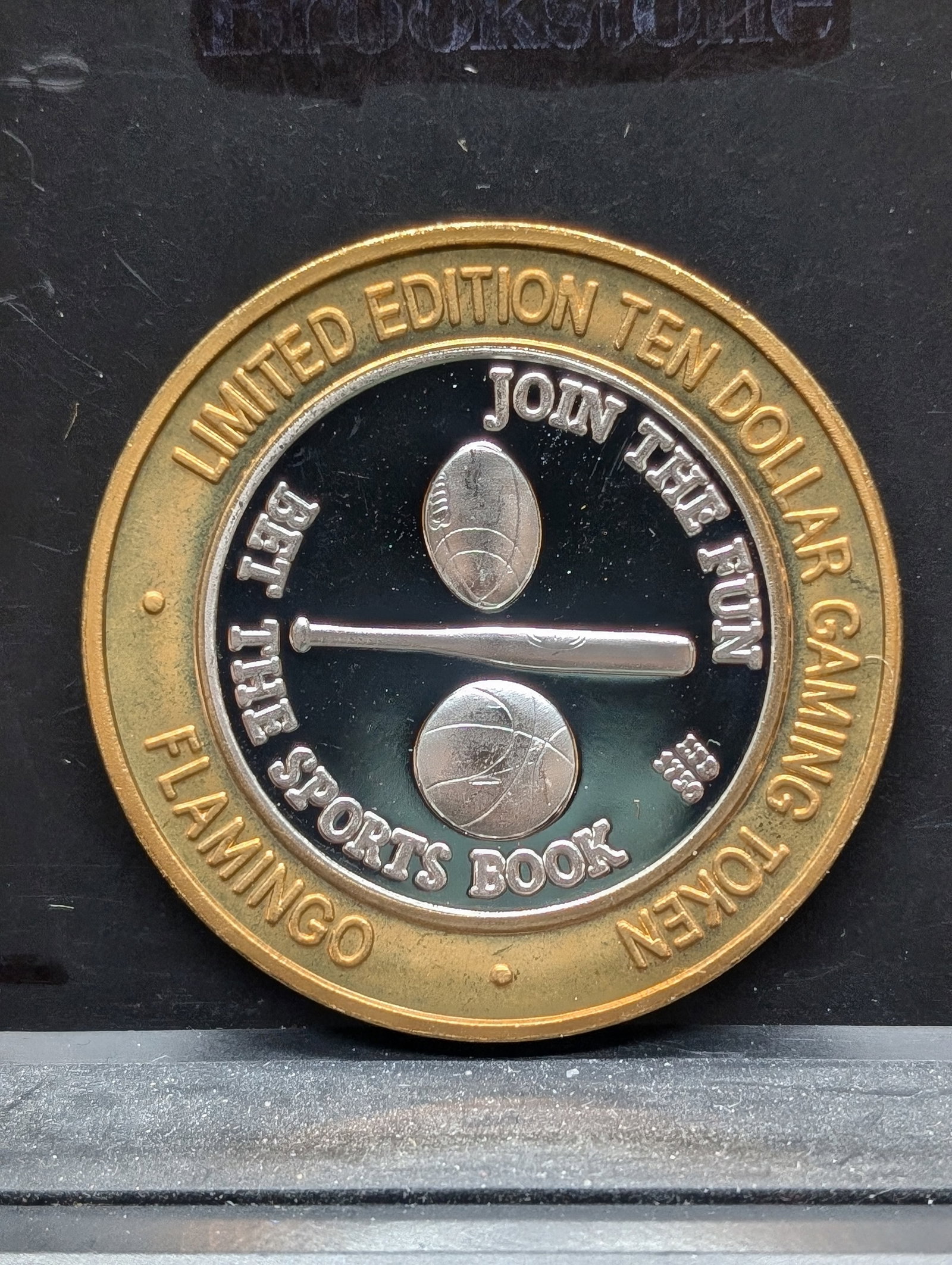 10 Dollar Flamingo Casino Gaming Token?.999 Fine Silver Center: 10 Dollar Flamingo Casino Gaming Token?.999 Fine Silver Center