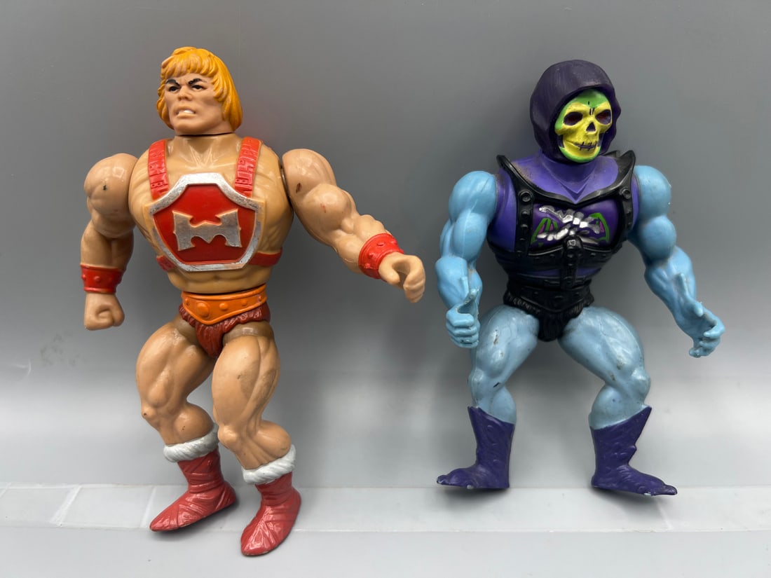 1981-84 Mattel MOTU Thunder Punch He-Man & Battle Damage Armor Skeletor Figures: 1981-84 Mattel MOTU Thunder Punch He-Man & Battle Damage Armor Skeletor Figures