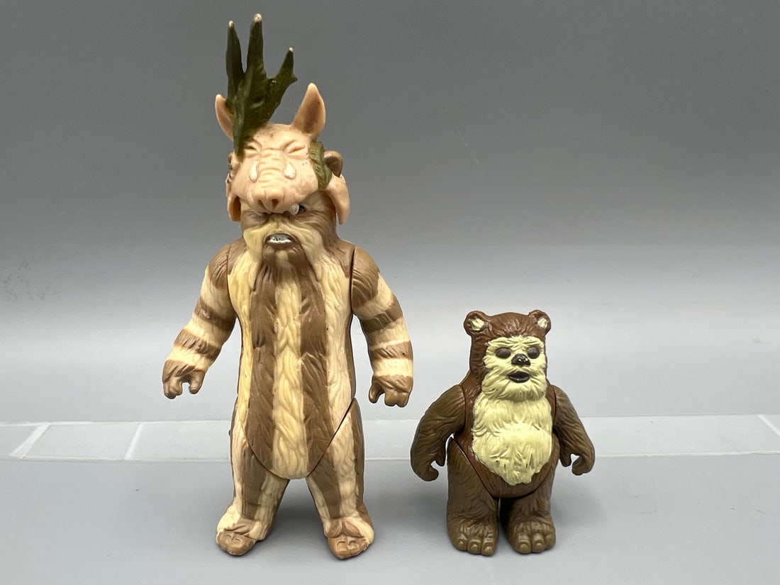 1983-1984 Kenner Star Wars Logray & Wicket Ewok Figures (1 of 4)